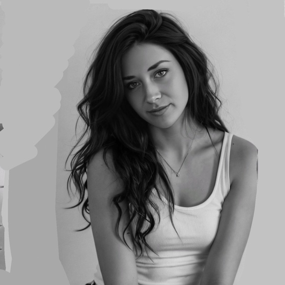 Meet your Posher, Sammie - Picture 1 of 3